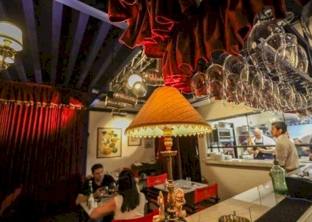 Casa de 1954 vira restaurante inspirado em cabar&eacute; franc&ecirc;s