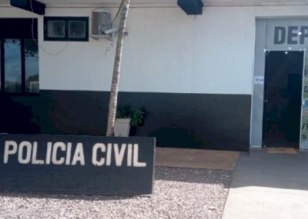 Homem &eacute; preso ap&oacute;s oferecer dinheiro a adolescente por sexo