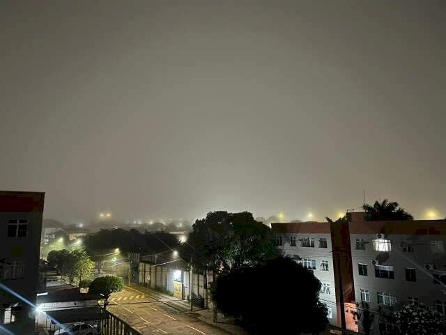 Campo Grande soma 64 mm de chuva e tem noite de neblina com garoa fina