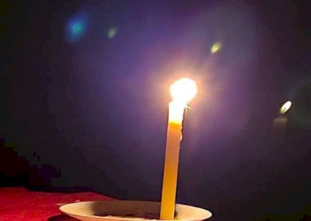 Sem energia, moradores enfrentaram madrugada de &ldquo;calor&atilde;o&rdquo; e &agrave; luz de velas
