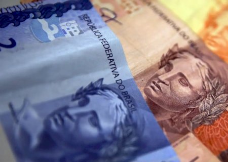 Aposentados e pensionistas do INSS começam a receber 13º nesta sexta