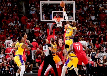 Liderados por LeBron, Lakers vencem Rockets na prorrogação e abrem 3 a 0 nos playoffs da NBA
