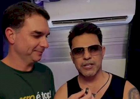 Na Expogrande, Fl&aacute;vio vai ao camarim de Zez&eacute; e grava v&iacute;deo para Bolsonaro
