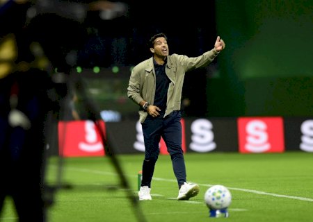 Técnico do Palmeiras desabafa após vitória: "No futebol brasileiro se pode ser tudo, menos Abel"