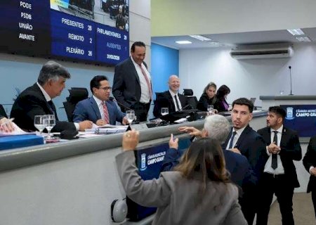 Vereadores analisam vetos &agrave; divulga&ccedil;&atilde;o de contrato e uso de c&acirc;mera para multa