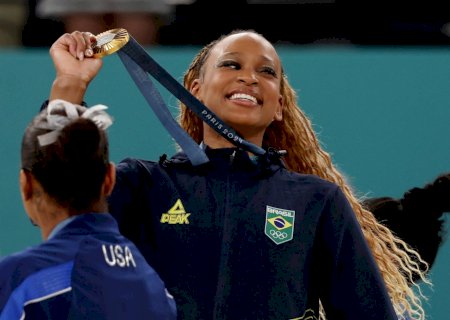 Rebeca Andrade confirma retorno às competições: "2025 foi um ano para eu cuidar da minha mente"