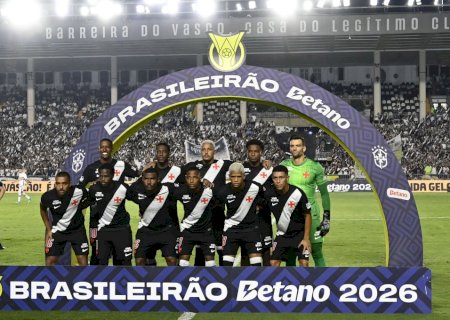 Quem é o 9? Entenda avaliação de Renato com disputa aberta no ataque titular do Vasco