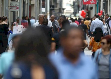 Abono salarial começa a ser pago para nascidos em março e abril