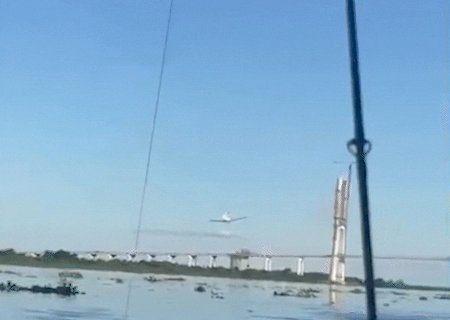 Avi&atilde;o que faz manobra perigosa sob ponte da Rota Bioce&acirc;nica pertence a prefeito