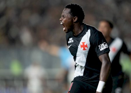 De olho na Copa do Mundo, Gómez ouve conselhos de Renato e cresce no Vasco: "Pisar na área"