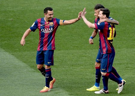 Xavi diz que Neymar foi o jogador que mais se aproximou de Messi: "Não vi nenhum tão parecido"