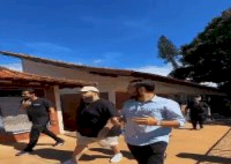 Panda visita Associa&ccedil;&atilde;o Juliano Varela ap&oacute;s show lotado do 'C&ecirc; t&aacute; Doido'