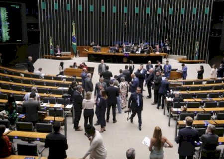 C&acirc;mara libera tramita&ccedil;&atilde;o de projetos contra escala 6x1