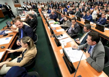 CCJ da Câmara retoma análise do fim da escala 6x1 nesta quarta