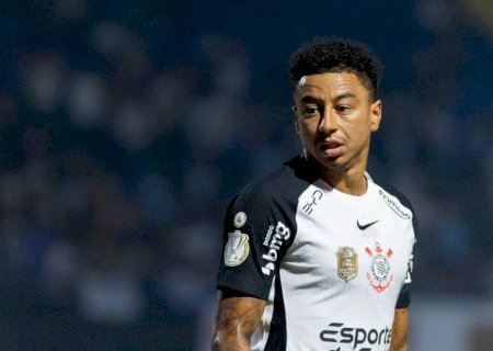 "Nunca tinha vivenciado isso": Lingard diz que ficou surpreso com cobrança da torcida do Corinthians