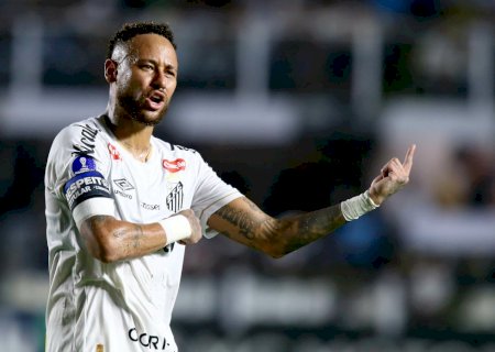 Neymar discute com torcedor após empate do Santos na Vila: "Dou a vida por esse clube"