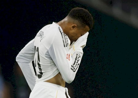 Sobrecarga muscular tira Mbappé de jogo do Real Madrid e põe reta final de temporada em risco