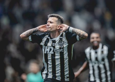 Bernard marca pelo Atlético-MG, provoca torcida e pede desculpas; assista