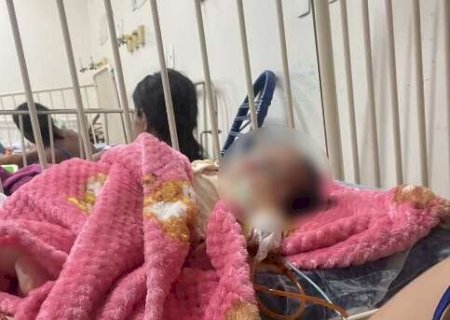 Beb&ecirc; de 21 dias, com bronquiolite e pneumonia, aguarda vaga em hospital