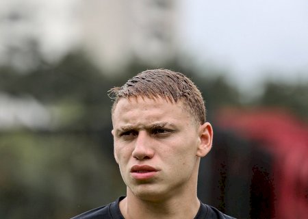 Maik é afastado e treina separado do elenco no São Paulo