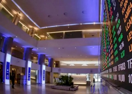 Bolsa atinge menor nível desde janeiro com exterior e tensão política