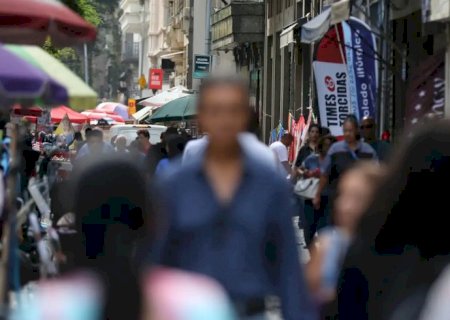 Taxa de desemprego de pretos é 55% maior que a de brancos, revela IBGE