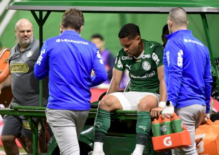 Cirurgia de Vitor Roque é bem sucedida, e atacante do Palmeiras retorna após a Copa