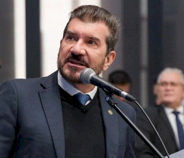 Sem licitação: Pedro Kemp questiona gastos milionários da IAGRO; R$ 16,5 milhões para tecnologia e R$ 1,8 milhão para limpeza