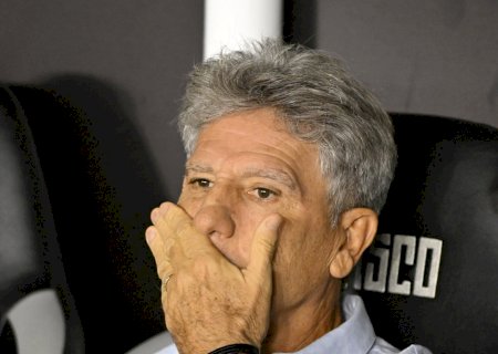Bastidores: cobranças no vestiário e preocupação com Renato marcam noite do Vasco