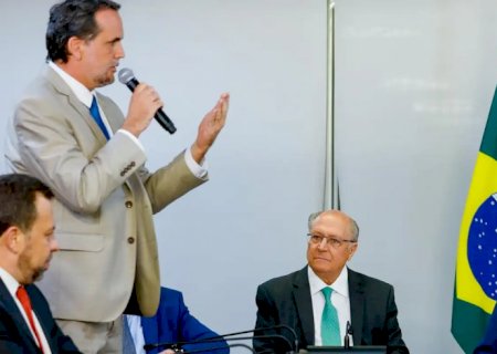 Lula assina MP e zera "taxa das blusinhas"