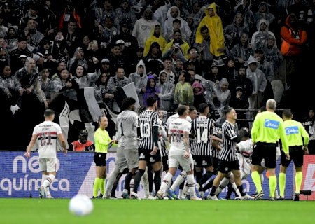 STJD impõe multas, mas absolve Corinthians em infração sobre camisa de Hugo por erro de árbitro