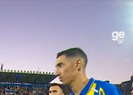 Di María desabafa: "Depois querem que os campeões mundiais joguem na Argentina"