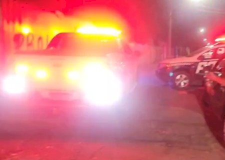 Homem &eacute; morto com facada no cora&ccedil;&atilde;o durante briga em rua