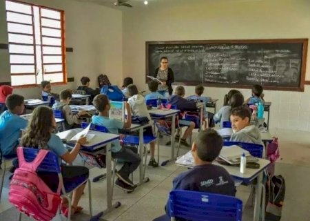 Senado aprova piso de R$ 5,1 mil para professores da educa&ccedil;&atilde;o b&aacute;sica