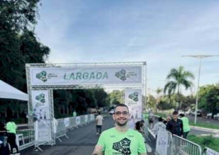 Acad&ecirc;mico celebra p&oacute;dio em corrida ap&oacute;s superar cirurgia na lombar