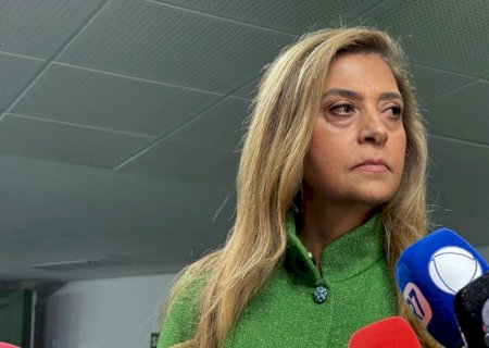 Leila ironiza críticas ao Palmeiras, defende Abel, mas diz que possível eliminação é "inconcebível"