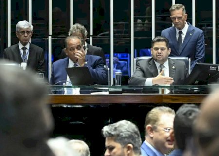 Dosimetria: Alcolumbre promulga lei que beneficia condenados pelo 8/1