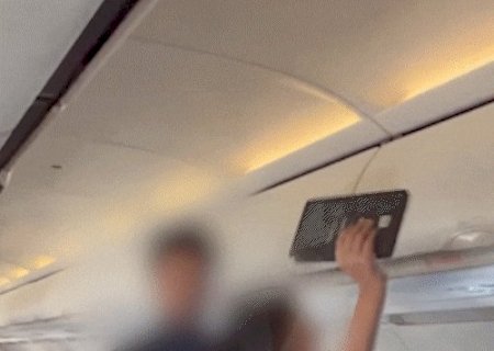 Pastora mirim que viralizou em voo prega na igreja do pai em Campo Grande