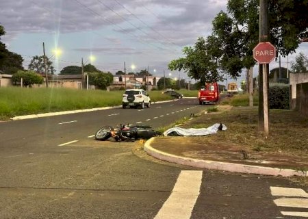 Batida entre carro e motocicleta mata rapaz de 27 anos