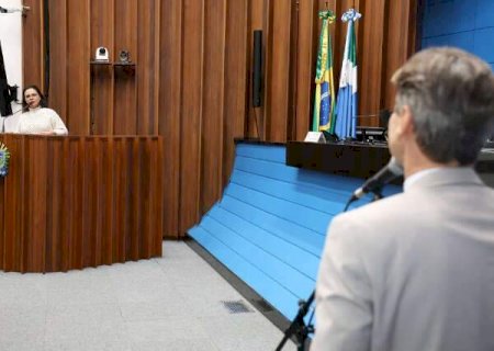 Deputada reclama rejei&ccedil;&atilde;o de projeto na CCJR e critica comiss&atilde;o s&oacute; de homens