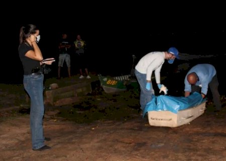 Piloto de barco encontra corpo de homem boiando no Rio Paran&aacute;