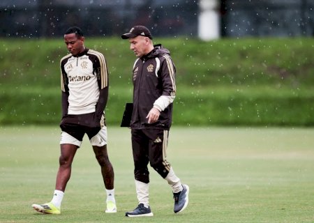 Wallace Yan perde espaço, e Jardim justifica jovem barrado no Flamengo: "Não estava integrado para ajudar"