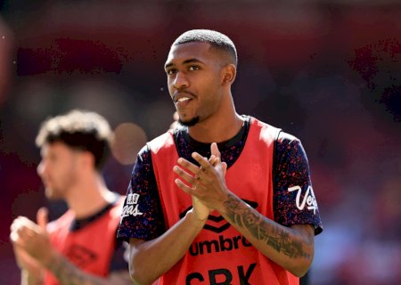 Gigantes europeus monitoram Rayan, mas Bournemouth não planeja vender atacante, diz jornal