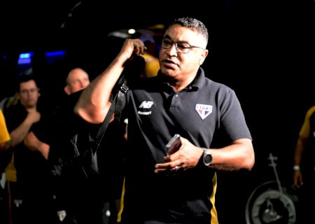 Problema no sistema de avião faz São Paulo adiar viagem ao Chile para jogo da Copa Sul-Americana