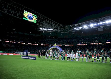 Cadê o Santos? Time se atrasa, e Palmeiras entra sozinho em campo para clássico; veja vídeo