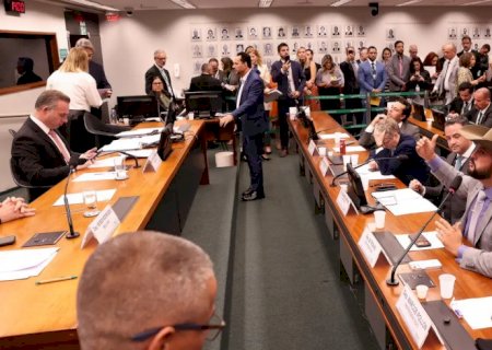 Conselho de Ética suspende três deputados por motim na Câmara