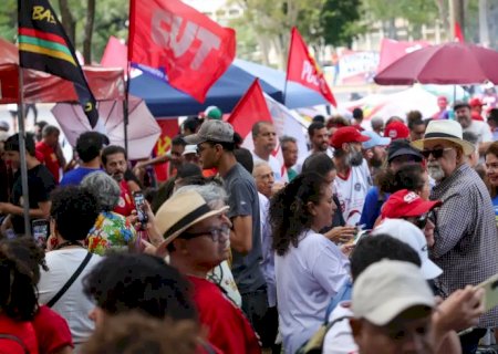 Sindicatos realizam ato pelo direito ao descanso e fim da escala 6x1