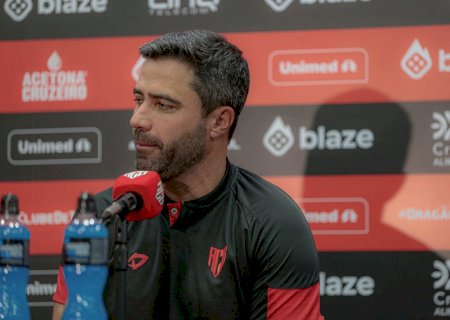 Chapecoense encaminha contratação de Rafael Lacerda, ex-técnico do Atlético-GO