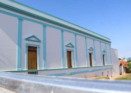 Ap&oacute;s 1 d&eacute;cada fechado, promessa &eacute; Col&eacute;gio Oswaldo Cruz virar faculdade este ano