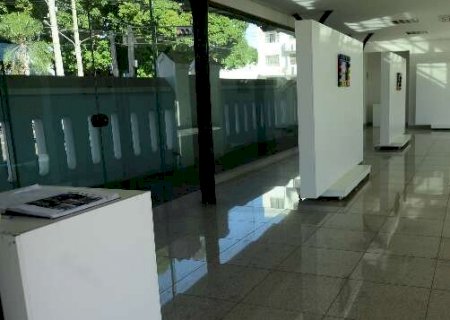 Galeria de Vidro exibe obras inspiradas em arquitetura e dan&ccedil;a